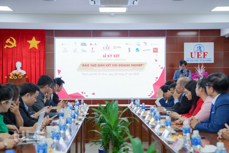 Lễ ký kết hợp tác MOU giữa Du Lịch Việt và Trường Đại học Kinh tế - Tài chính TP HCM – UEF