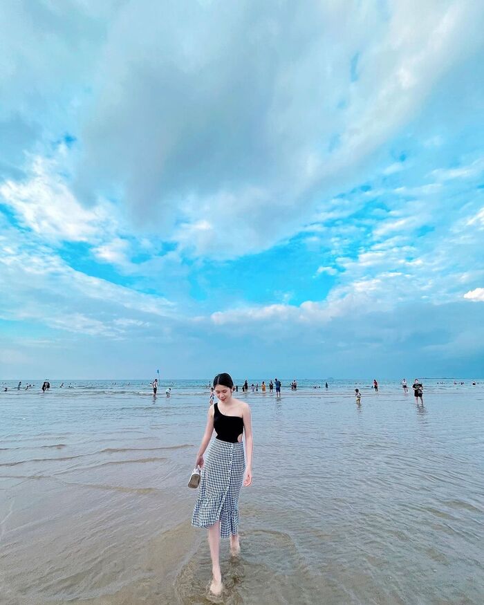 du lịch bãi biển Thiên Cầm vào tháng 5 - tháng 7