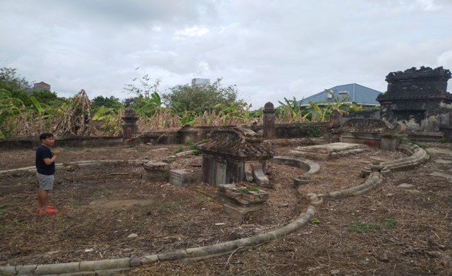 Tìm lối ra cho các ngôi mộ cổ Hoàng gia ở Gò Công