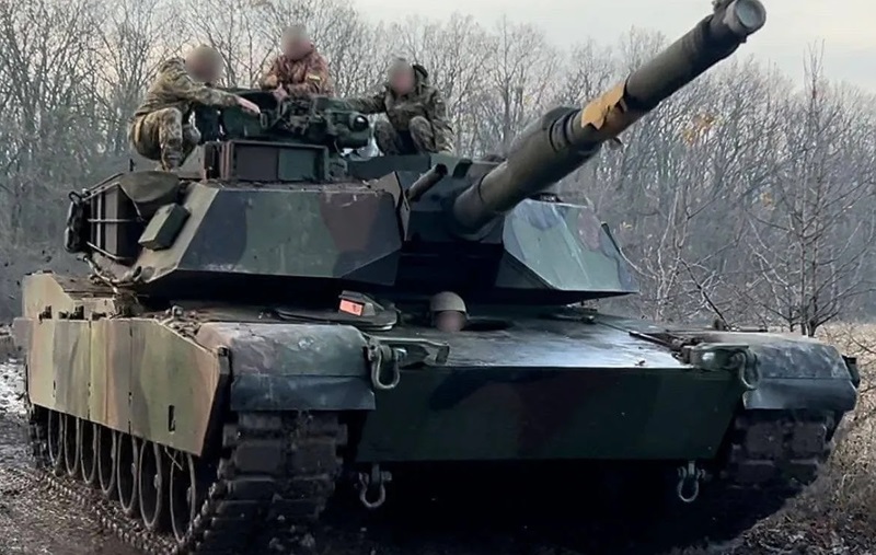 Mỹ tặng 31 chiếc xe tăng Abrams phiên bản lỗi cho Ukraina. Ảnh: Chụp màn hình